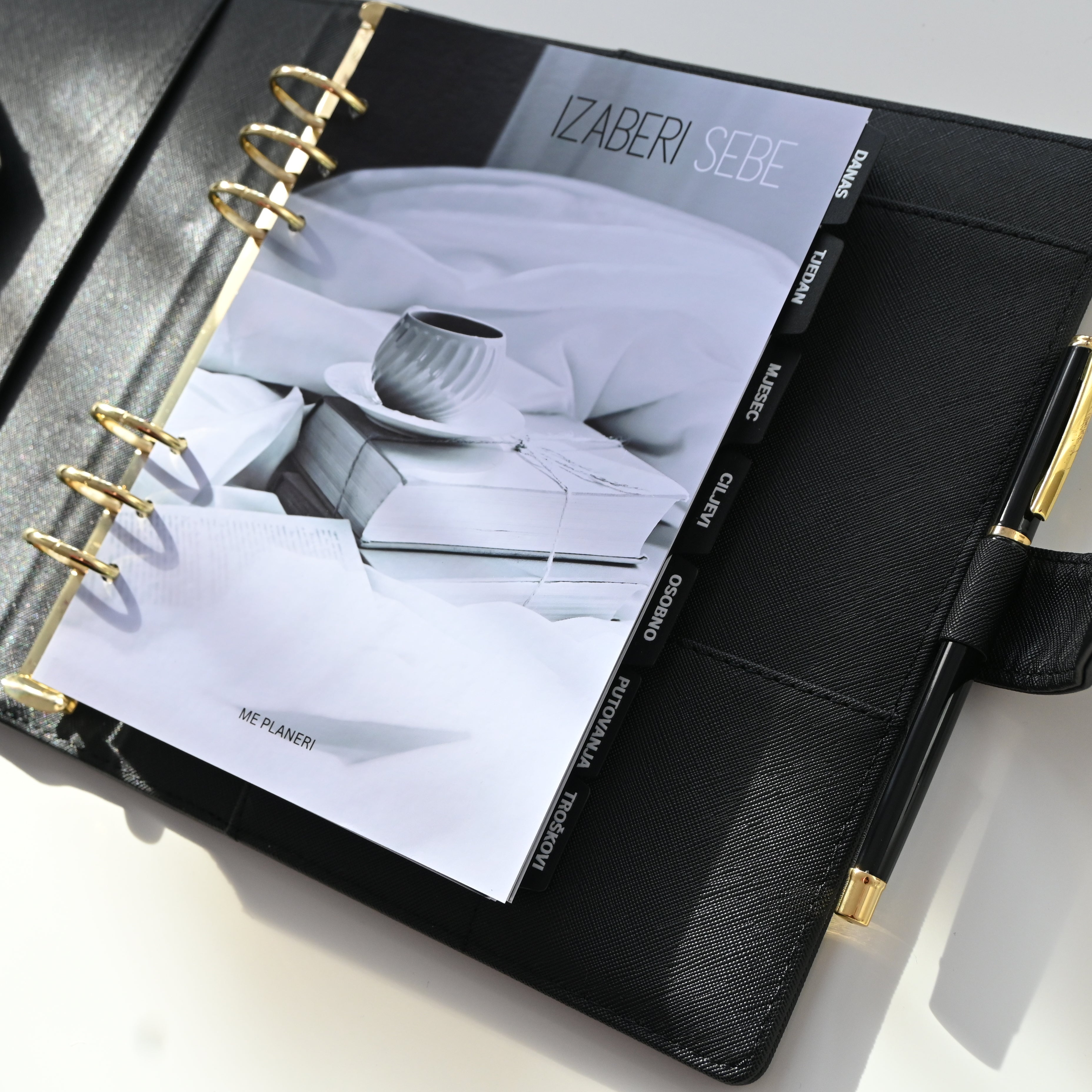 SAFIA Organizer | Black with gold ring