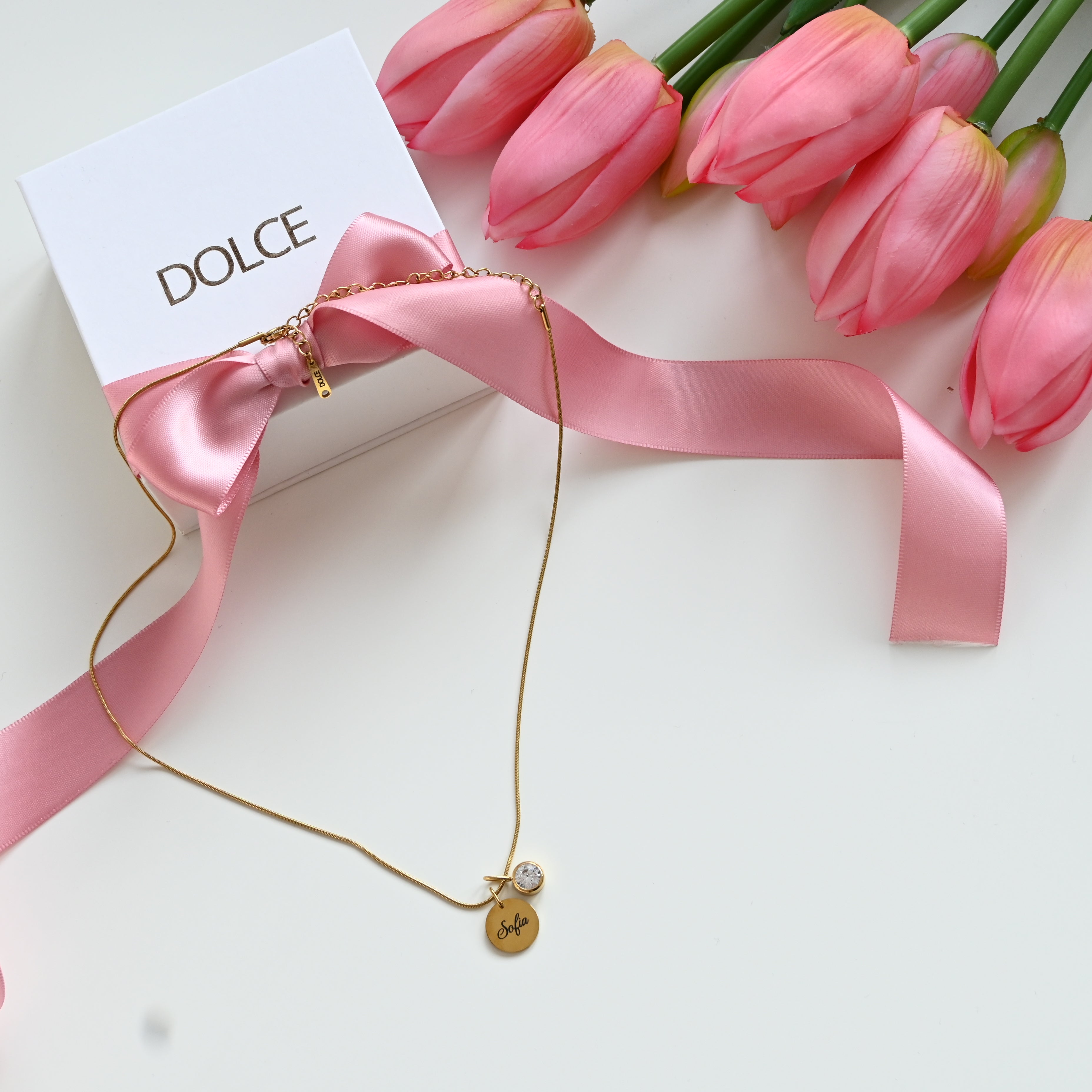 Dolce ME — SIGNA Name + round zircon pendant