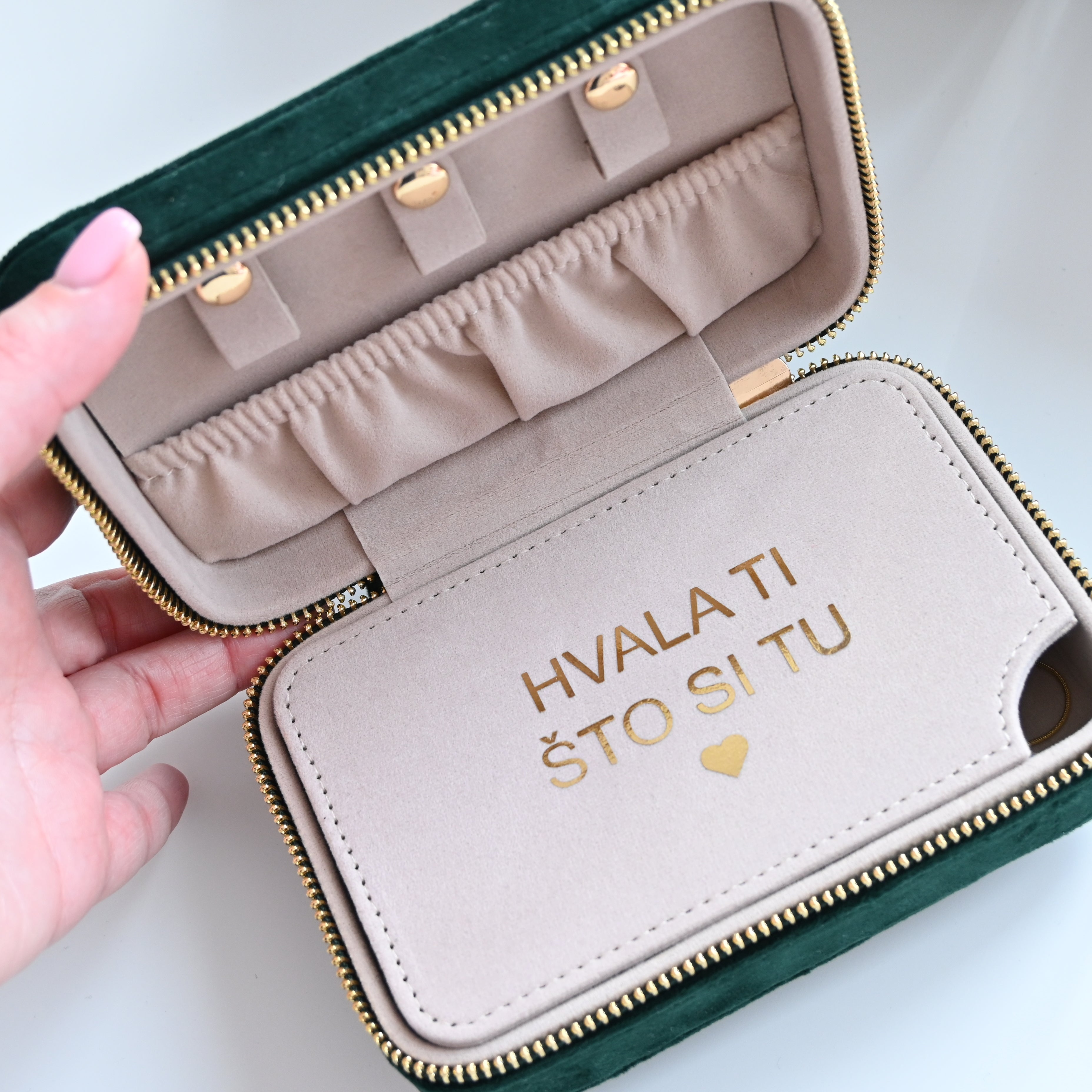 Dolce ME — Velvet Jewelry Box EMERALD