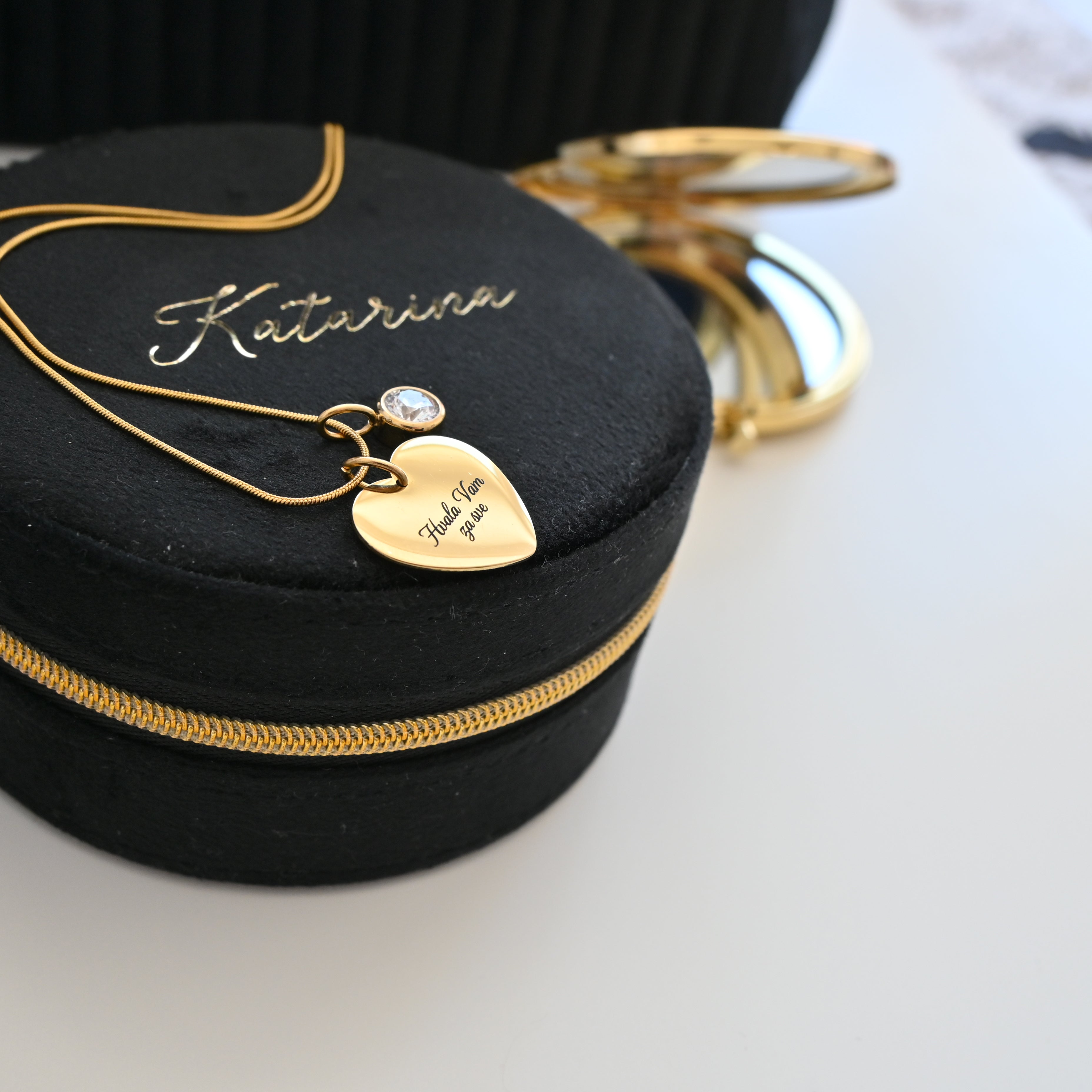 DELUXE Velvet heart | Crna