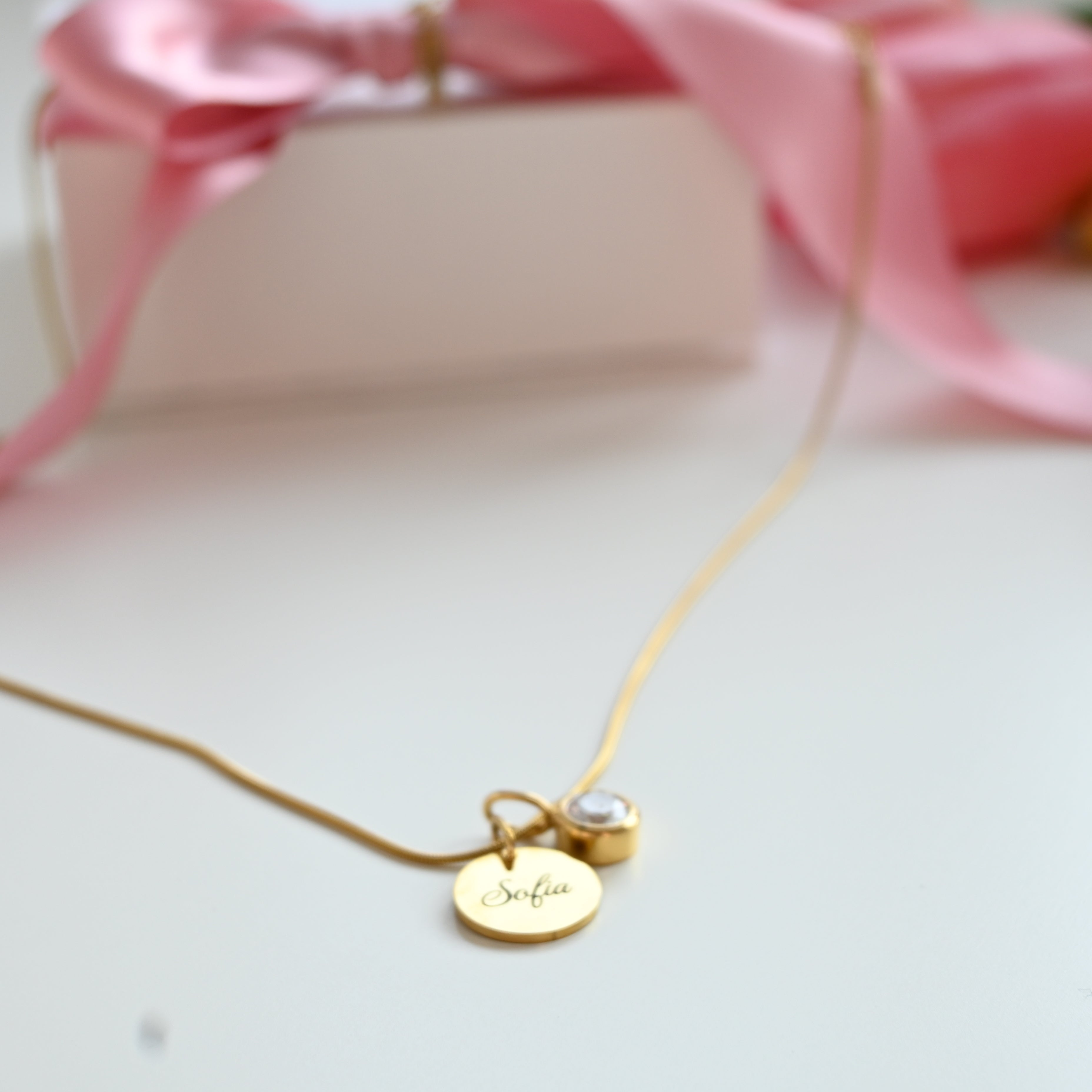 Dolce ME — SIGNA Name + round zircon pendant