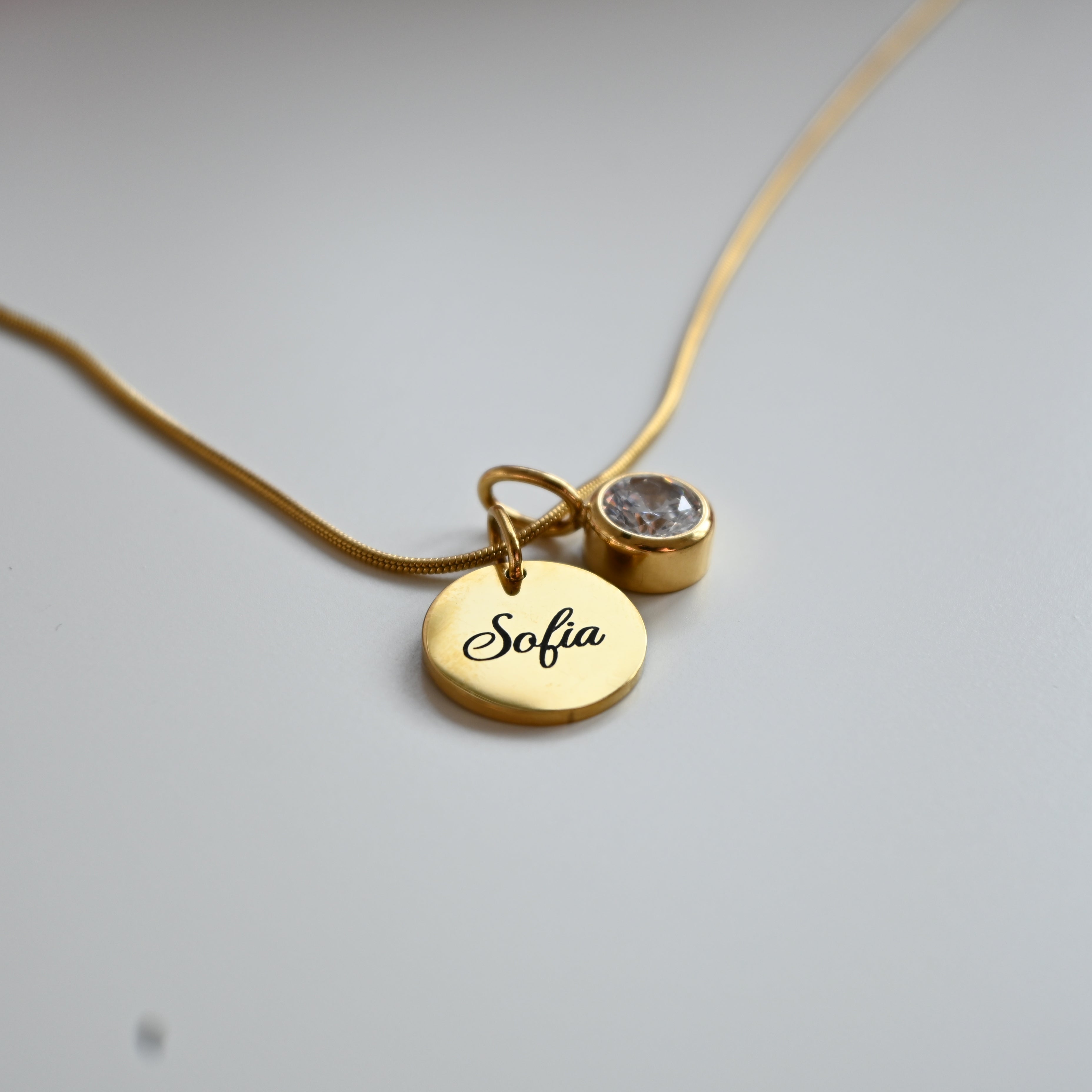 Dolce ME — SIGNA Name + round zircon pendant